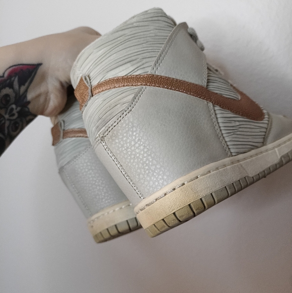 Nike Bone Metallic Dunk Sky Hi Wedge Women's High-Top Sneakers Silver Rose Gold - Picture 2 of 11